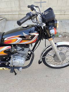 Honda CG 125 bike