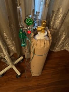 Brand new Oxygen Cylinder (10 litres)