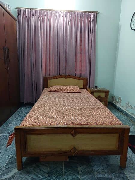 single bed with side tabe and foam 3