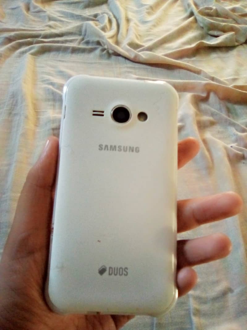 Samsung Galaxy J1 ace 3