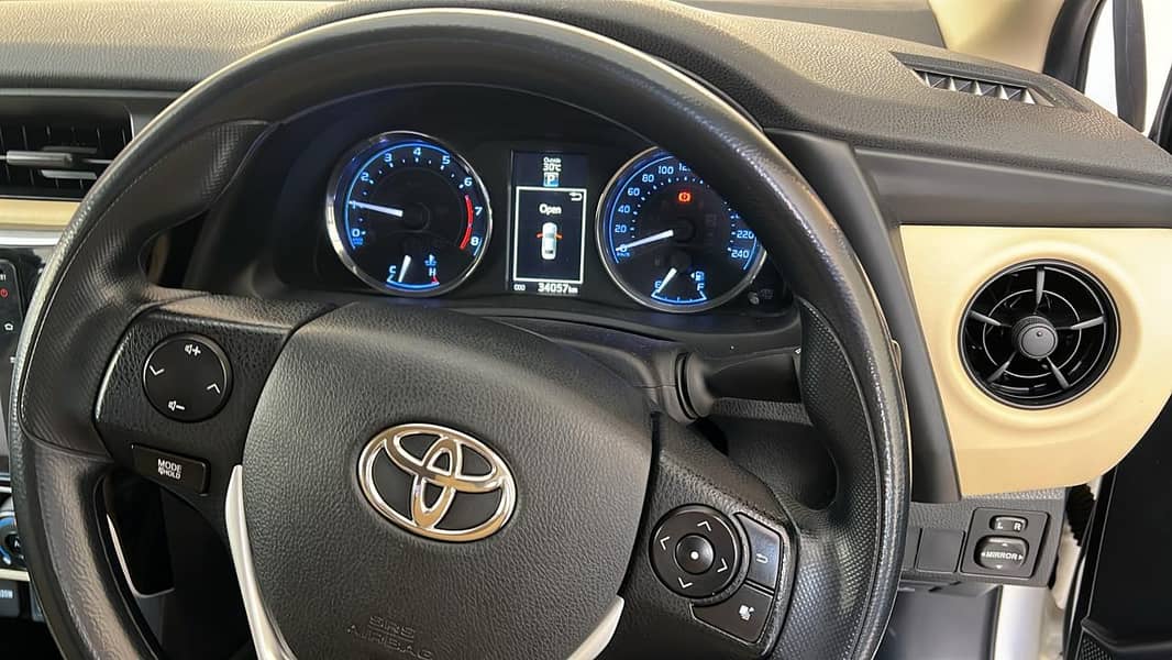 Toyota Corolla Altis X Automatic 1.6 2022 5