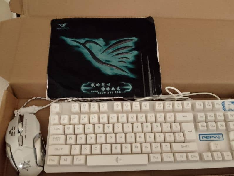 wired gaming keyboard mouse and mouse pad 3