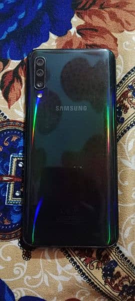 Samsung a50 | 6 128 gb | With charger 6
