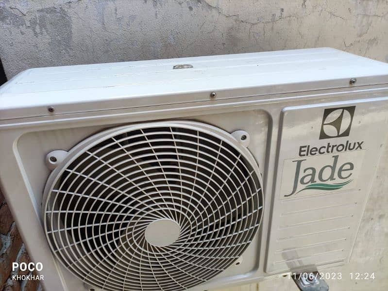 Electrolux DC inverter AC 1.5 ton just new condition Japani technology 2