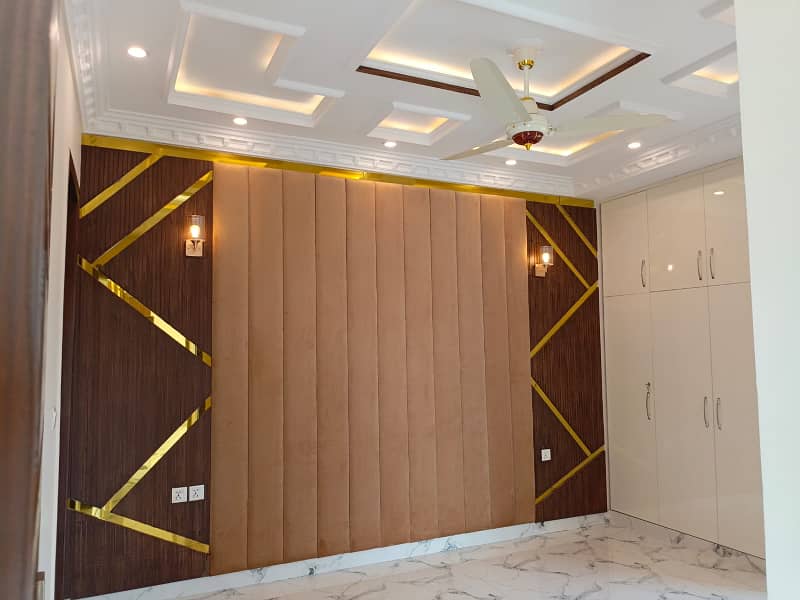 10 Marla brand new full house available for rent near to park bahria town Lahore 3
