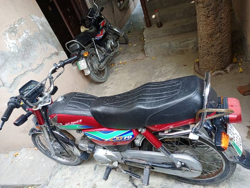 HONDA CD 70 TOTAL GENUINE IN SMOOTH CONDITION 2