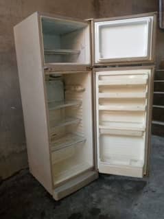 dawlance fridge medium size chill cooling no any fault for sale