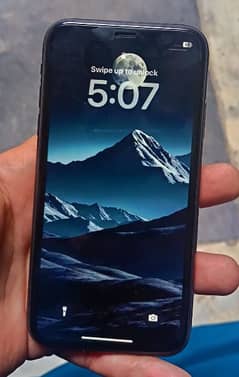 I phone 11 neat and clean 64GB 10/10 condition Reasonable price NonPTA