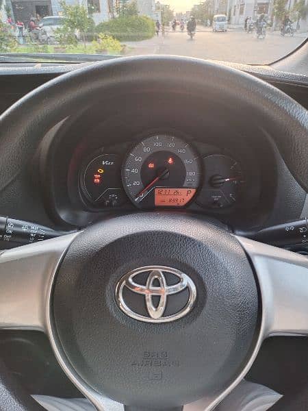 Toyota Vitz 2014 spider shape 16