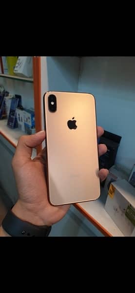 Iphone xsmax 64gb golden color factory unlock non pta 1