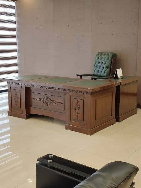 Interwood Executive Table and Chair 0
