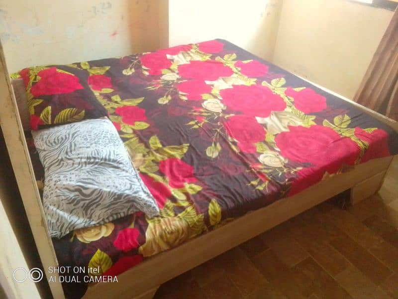 Double bed without mattress King size for sale 1
