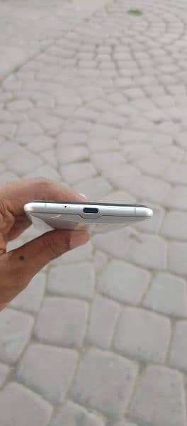 Sony Xperia XZ3 10 by 9 condition 0