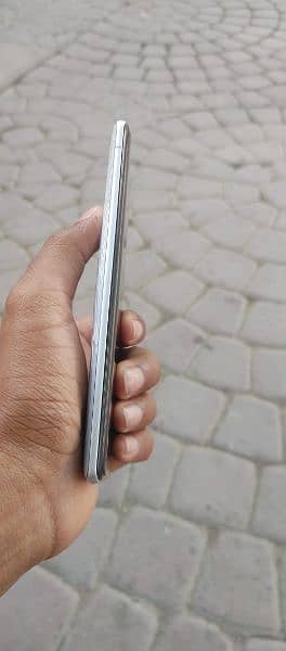 Sony Xperia XZ3 10 by 9 condition 5