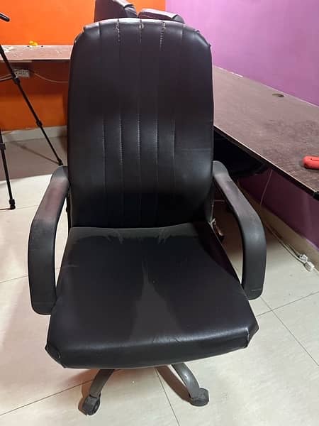 Office Chairs Available For Sale 0