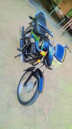 Honda 100 prider for sale good condition with complete document