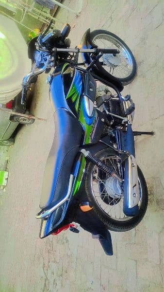 Honda 100 prider for sale good condition with complete document 3