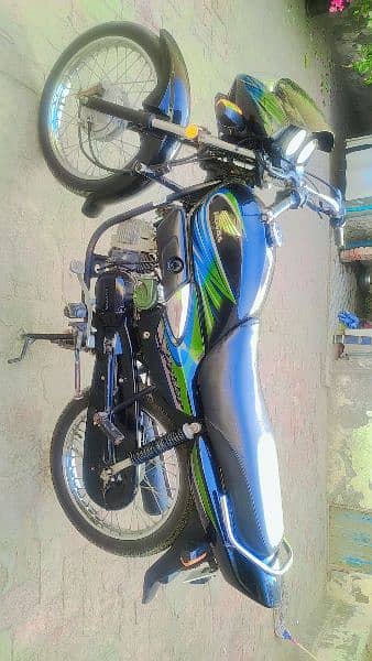 Honda 100 prider for sale good condition with complete document 7