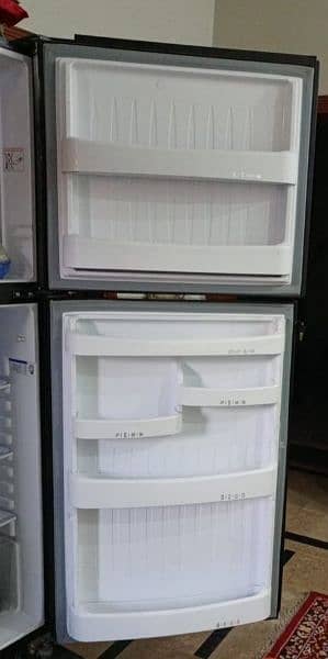 Refrigerator like new 4