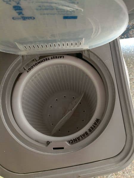 washing machine and dryer 3