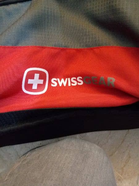 Swiss Gear luggage bag 10