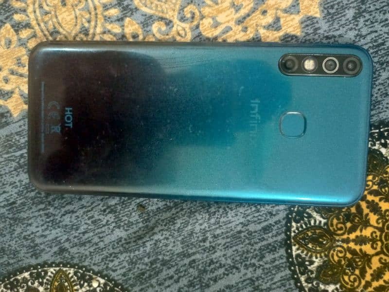 Infinix hot 8 with original box and charger 4gb ram 64 rom in sialkot 5