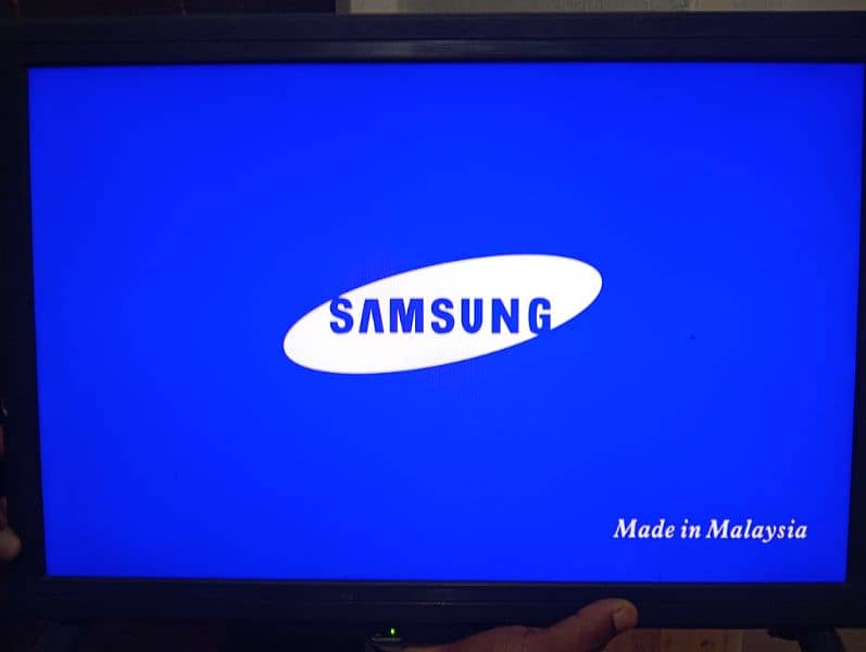 Samsung LCD urgent selling 3