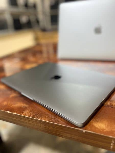 MACBOOK PRO 2021 14 INCH -M1 CHIP { SPACE GRAY } 3