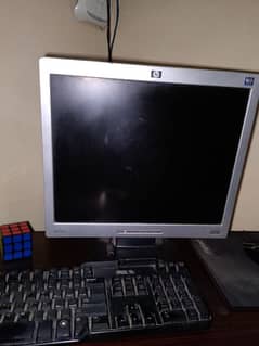 desktop computer with computer table.  contact 03365367326 0