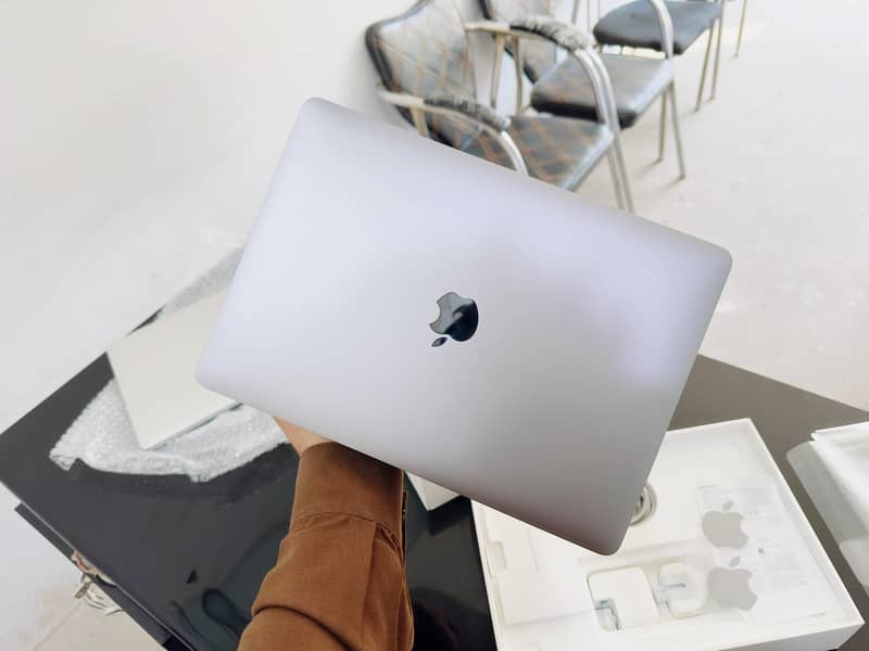 Apple MacBook Air 2020 Cto Model 16gb/512gb (Retina Display) 1