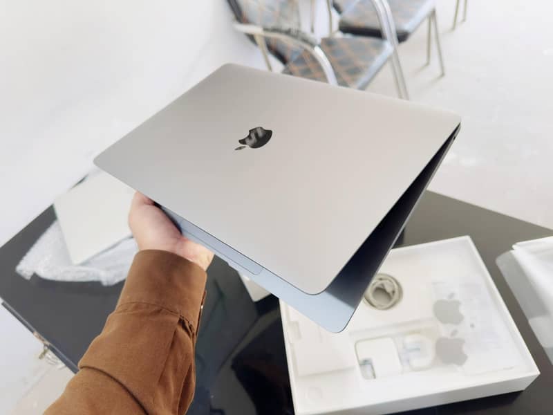 Apple MacBook Air 2020 Cto Model 16gb/512gb (Retina Display) 3