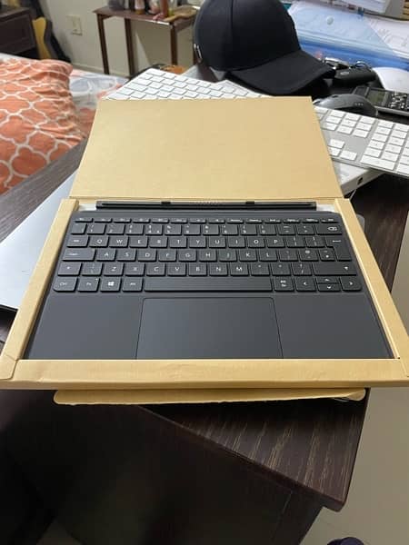 Microsoft surface go type cover 1
