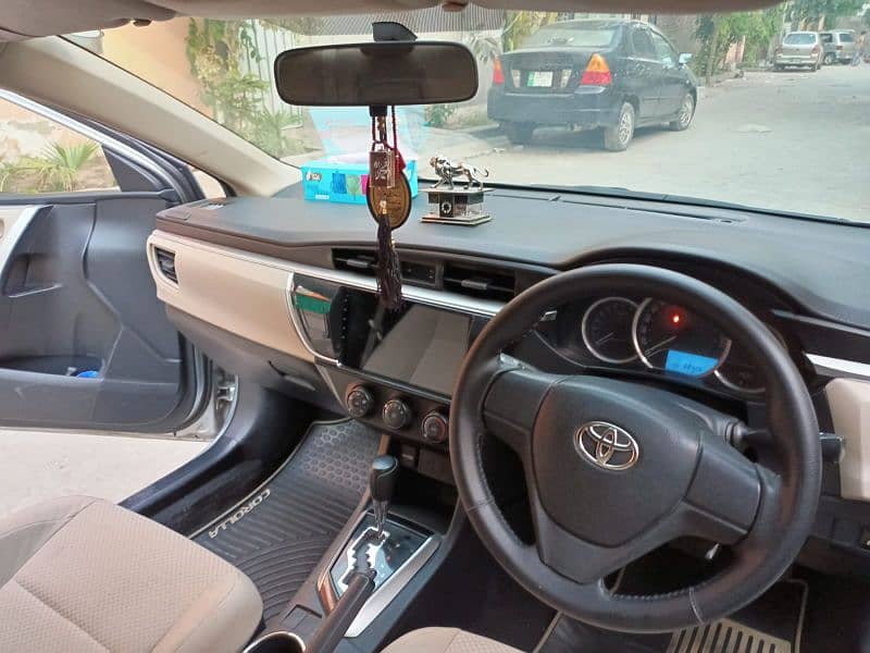 Toyota Corolla G L I  2016 13