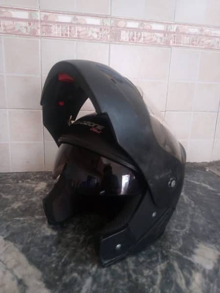 Yamaha YBR-G 125 with Ozone Helmet 10