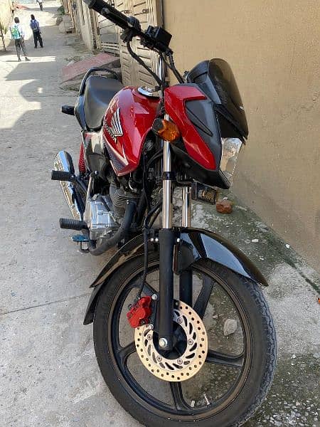 Honda CB 125 F for sale with good condition 03015994441 4