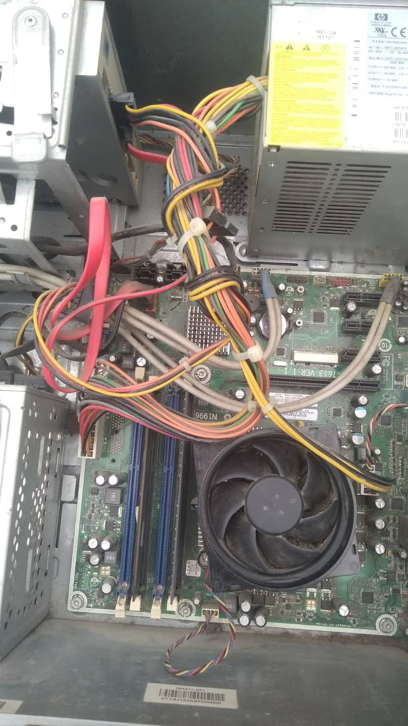 Pc core i5 with lcd mouse and key board for sale 4