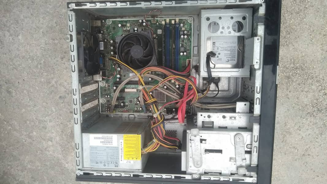 Core i5 Pc with Lcd mouse an dkey borad for sale 0