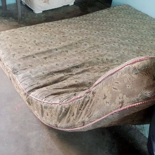 king size bed with spring mattress and almari 10