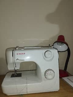 Singer 8280 available for sale in very good condition