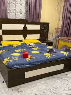 bed set with dresser good condition slightly used 1 center table 3 × 5