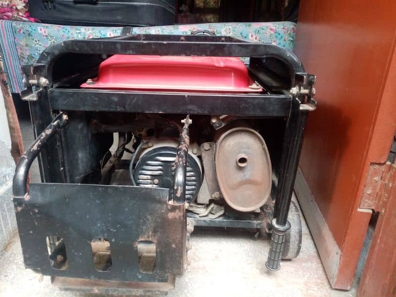 Generator brand Fuji in excellent condition for sale urgently 3