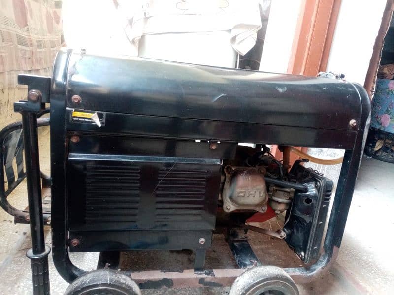 Generator brand Fuji in excellent condition for sale urgently 4