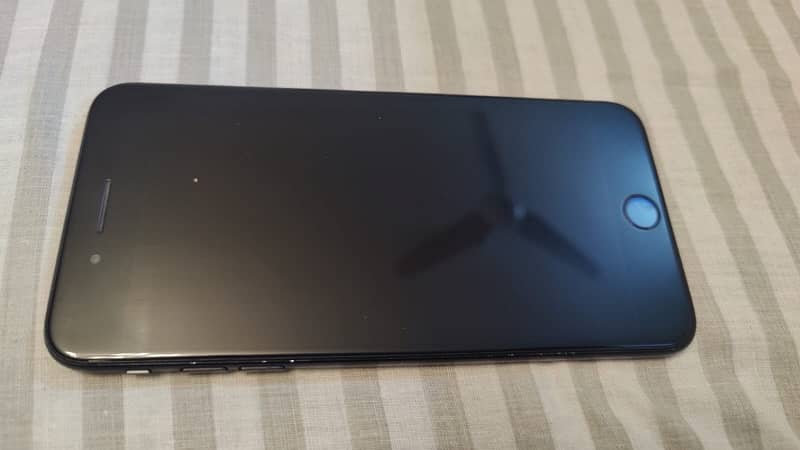 Iphone 7 plus 128 GB, PTA Aprooved 1