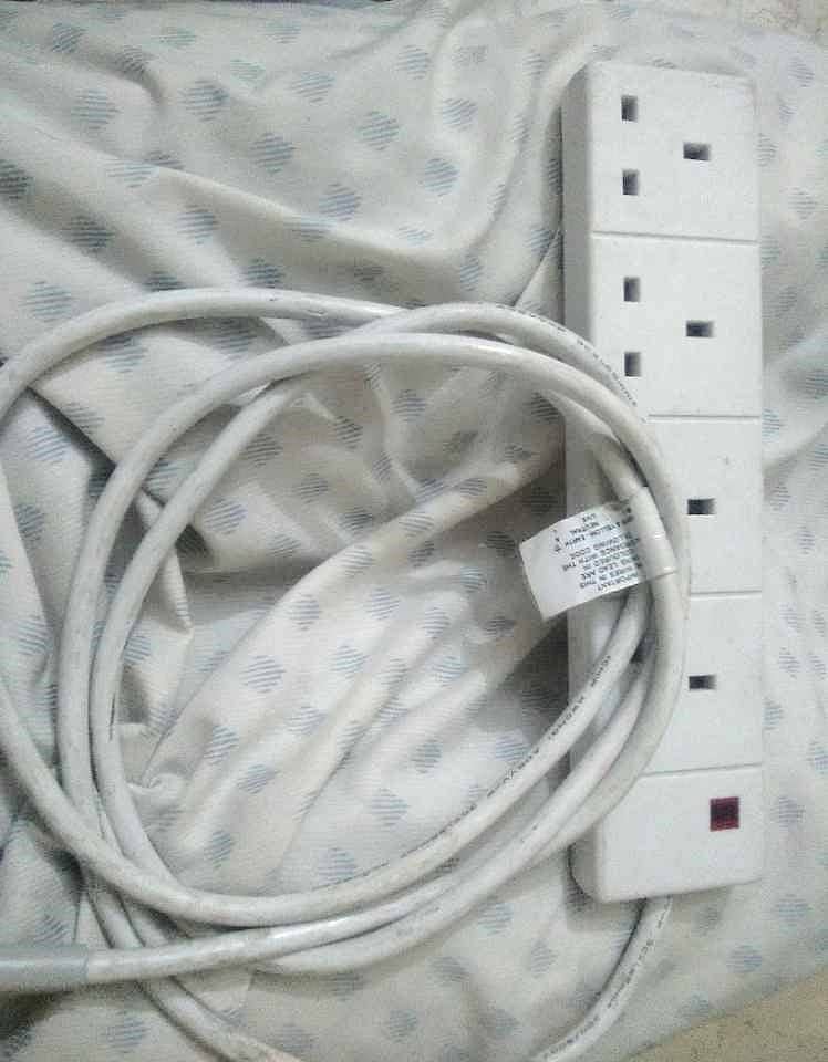 Extension with 4 socket. 0