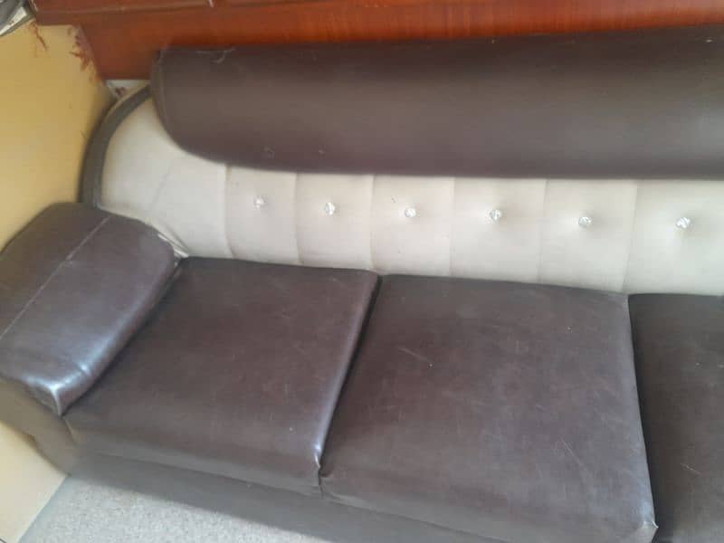 3 seetar sofa  just 1pees good condition 1