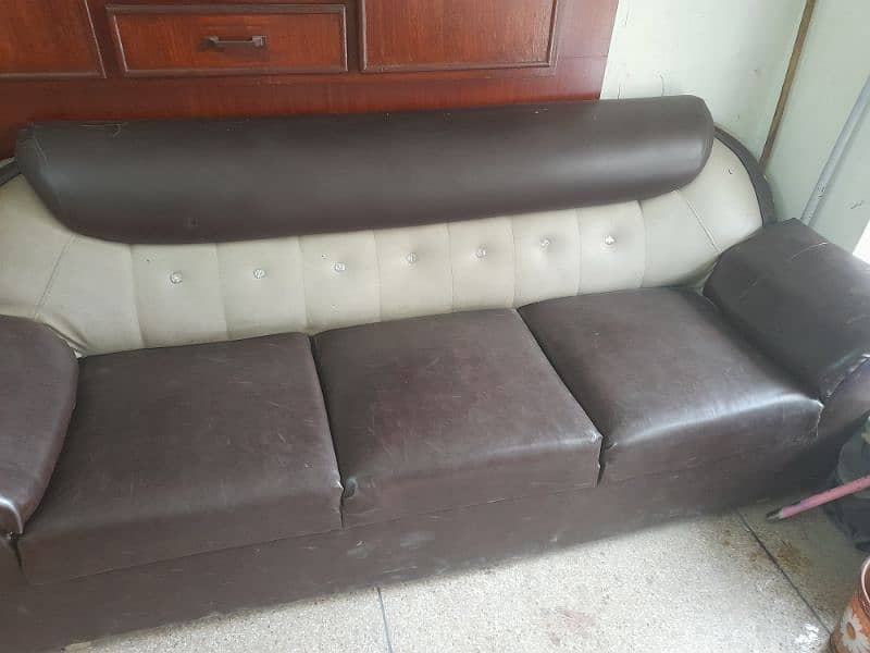 3 seetar sofa  just 1pees good condition 4