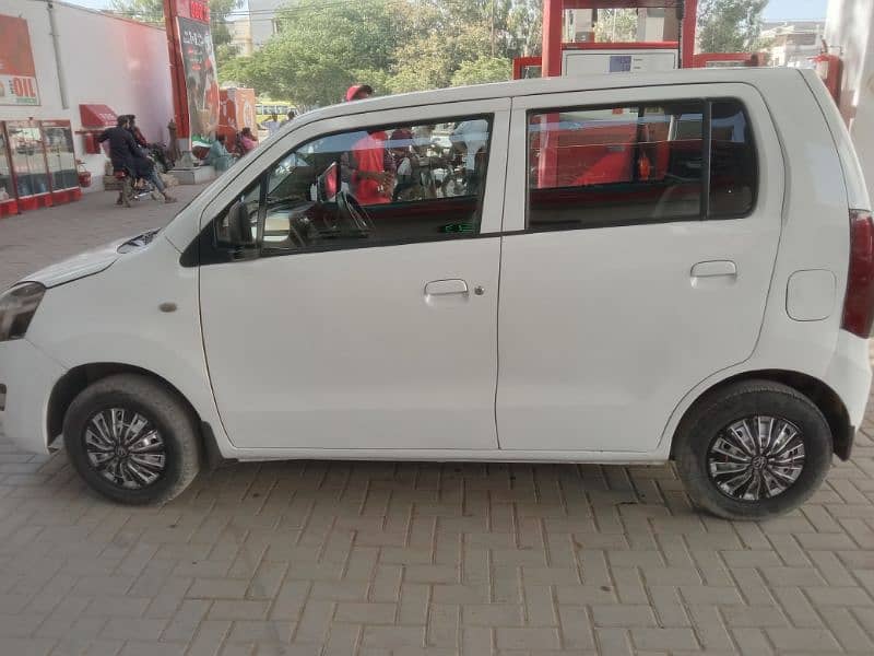 Suzuki Wagon R 2018 1