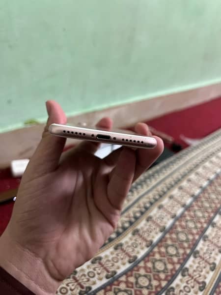 iphone 7 32gb PTA Approved 10/10 , 100% BH 5