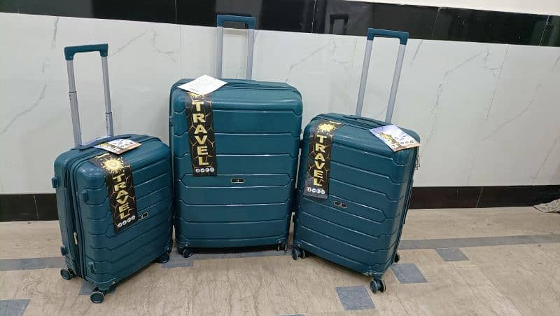 Luggage bags/ travel bags/ trolley bags/ travel suitcases/ attachi 4