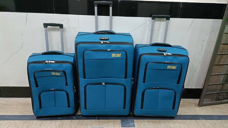 Luggage bags/ travel suitcases/ trolley bags/ travel trolley/ attachi 4